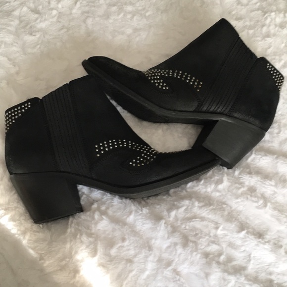 Lucky Brand Western Bootie - Picture 3 of 8